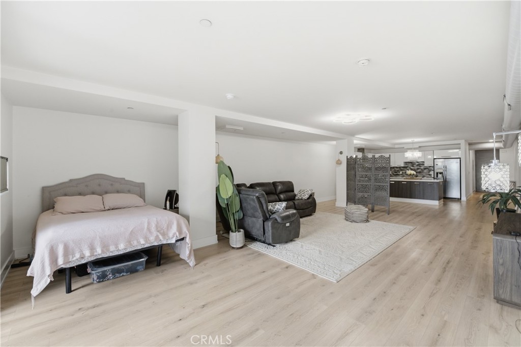 433 Pine Avenue 201 Property Photo 13