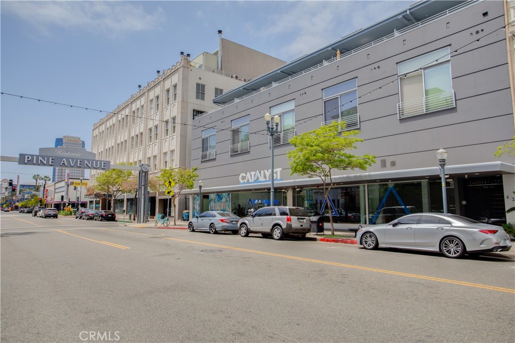 433 Pine Avenue 201 Property Photo 16