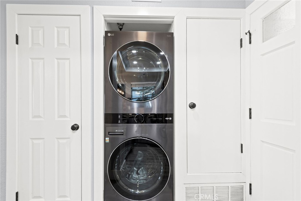 1100 Euclid 113 Property Photo 5