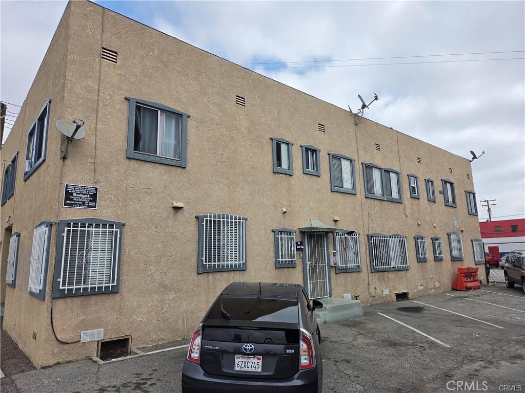 1561 W Pacific Coast Highway Property Photo 3