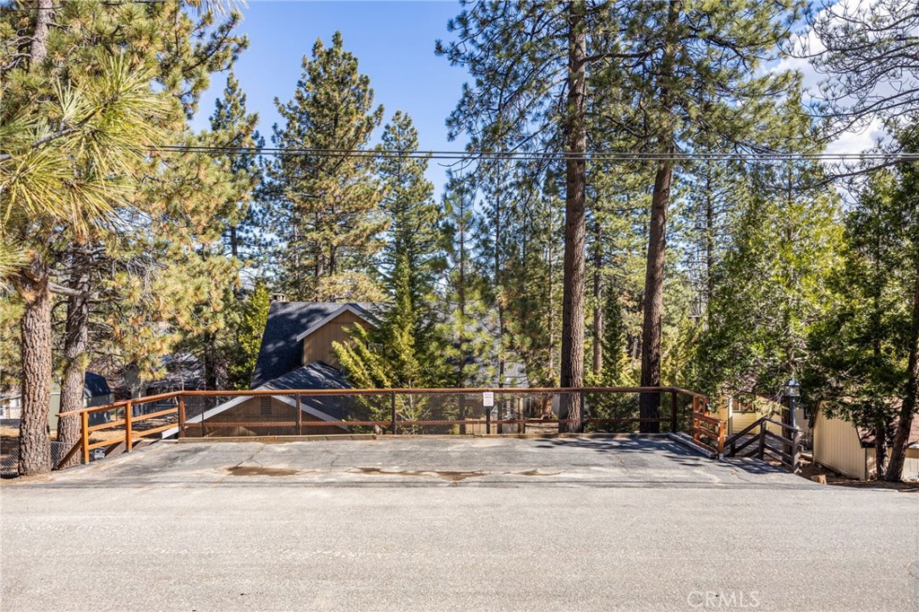 547 Chipmunk Property Photo 21