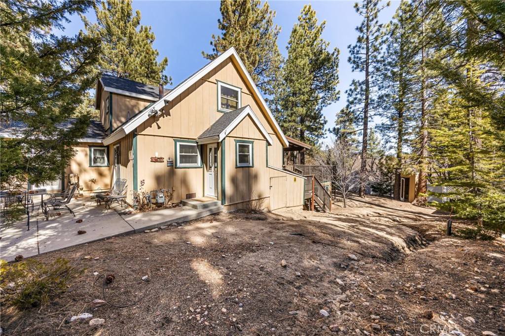 547 Chipmunk Property Photo 24
