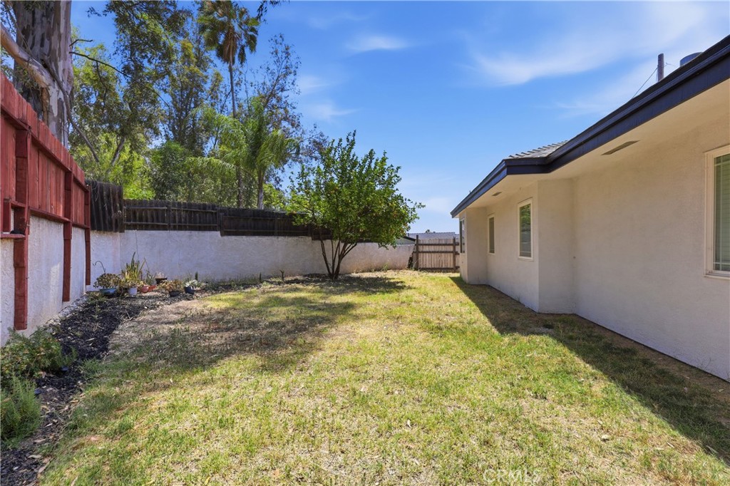 3777 Elm Property Photo 24