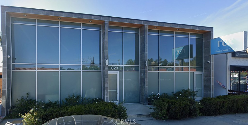 823 N Harbor Property Photo 1