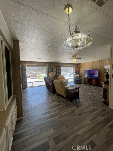 1131 Greenhill Property Photo 4