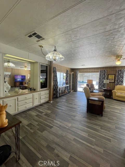 1131 Greenhill Property Photo 5
