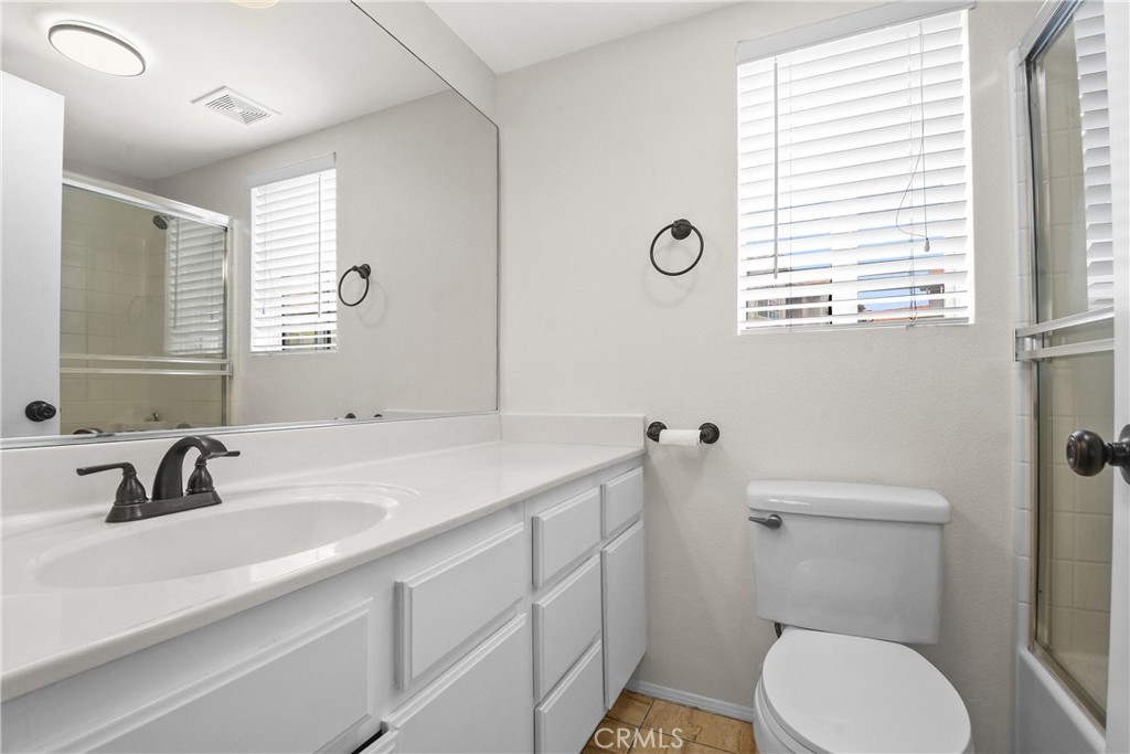 1549 E Spruce A Property Photo 7