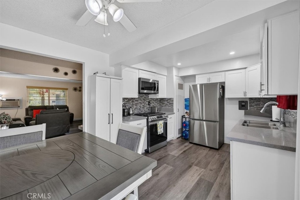 8788 Valley View C Property Photo 8