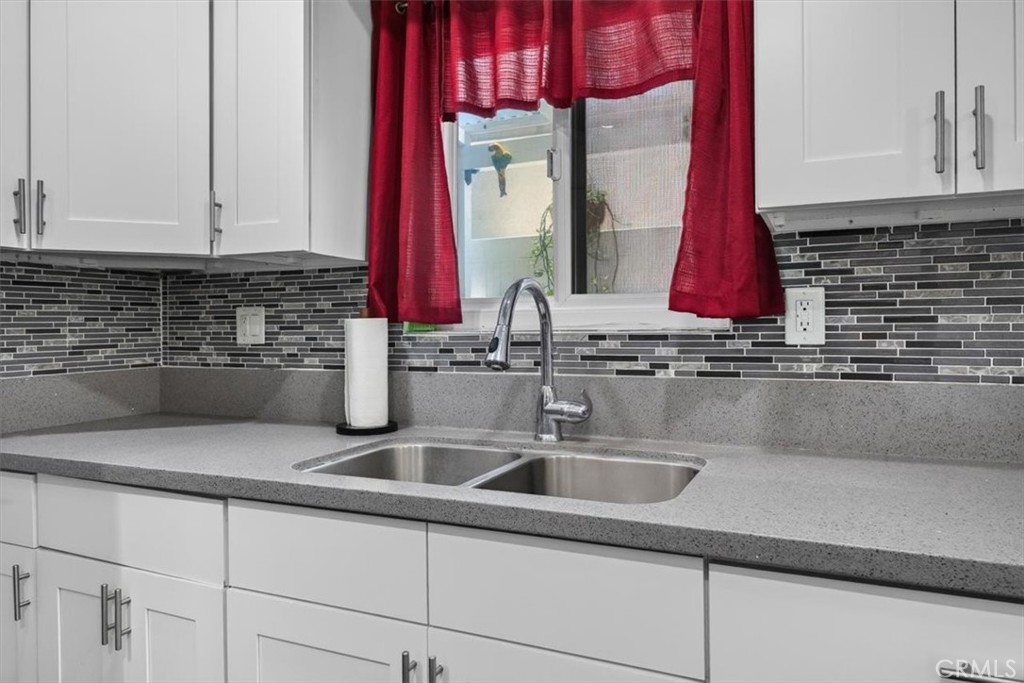 8788 Valley View C Property Photo 12