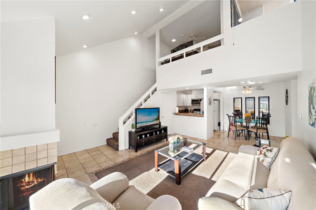 25761 Le Parc 82 Property Photo 4