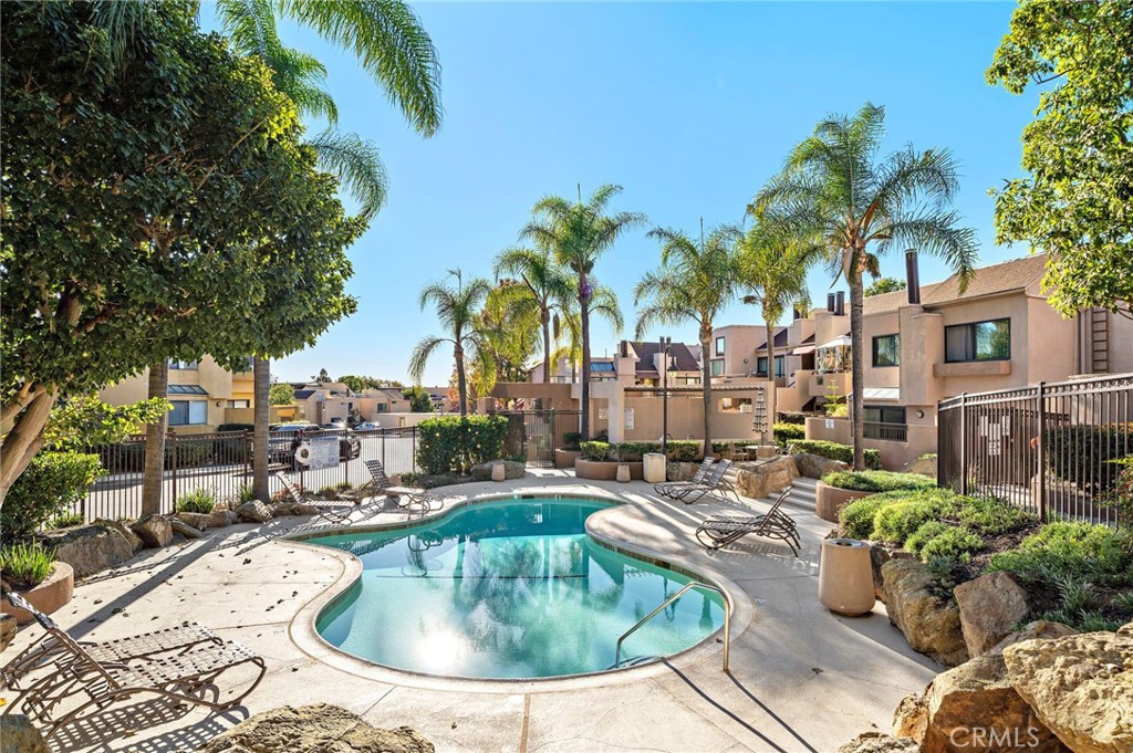 25761 Le Parc 82 Property Photo 4