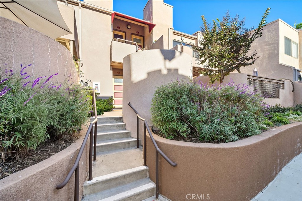 25761 Le Parc 82 Property Photo 6