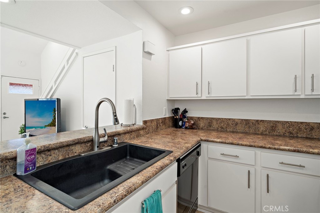 25761 Le Parc 82 Property Photo 8