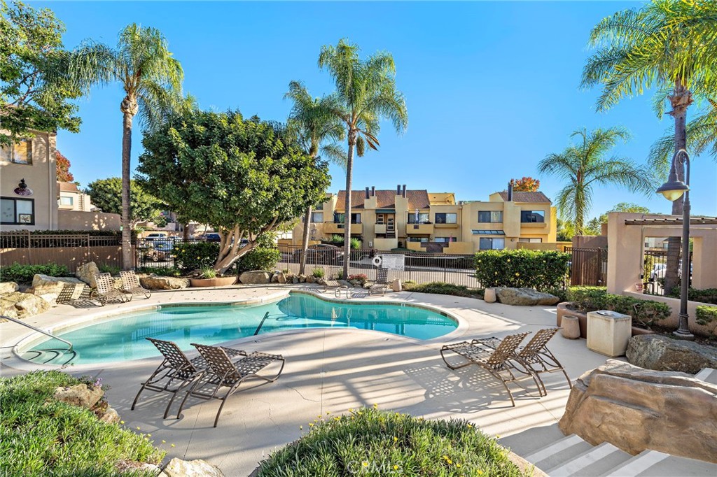 25761 Le Parc 82 Property Photo 15