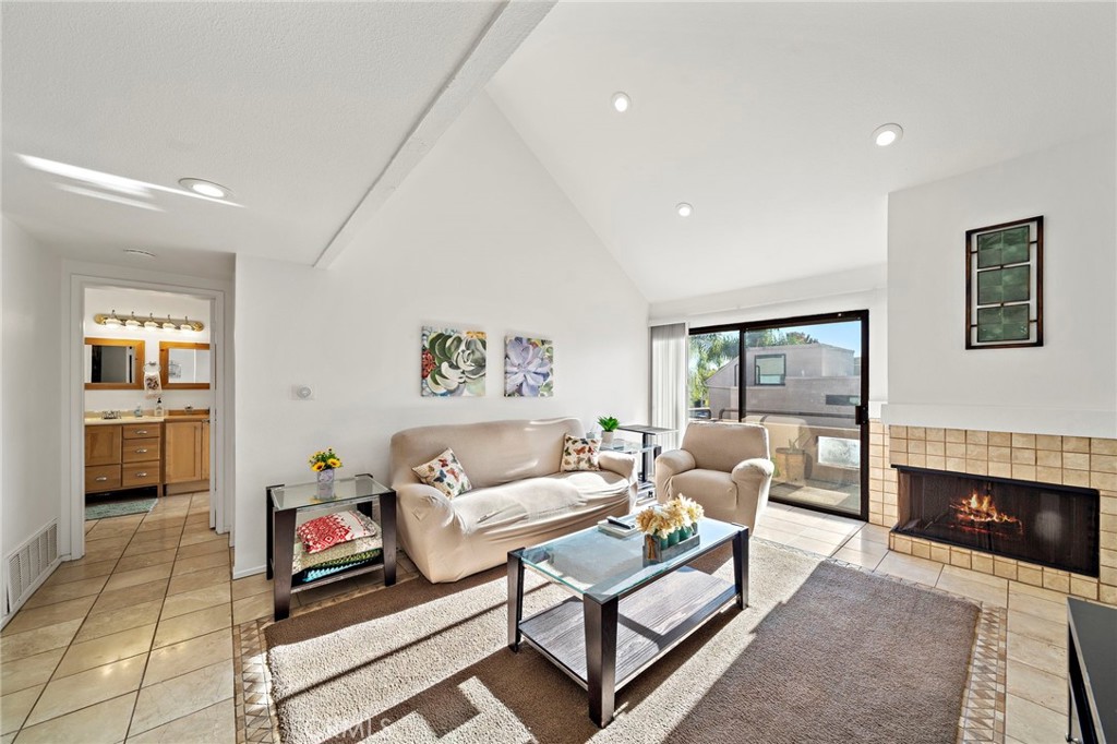 25761 Le Parc 82 Property Photo 21