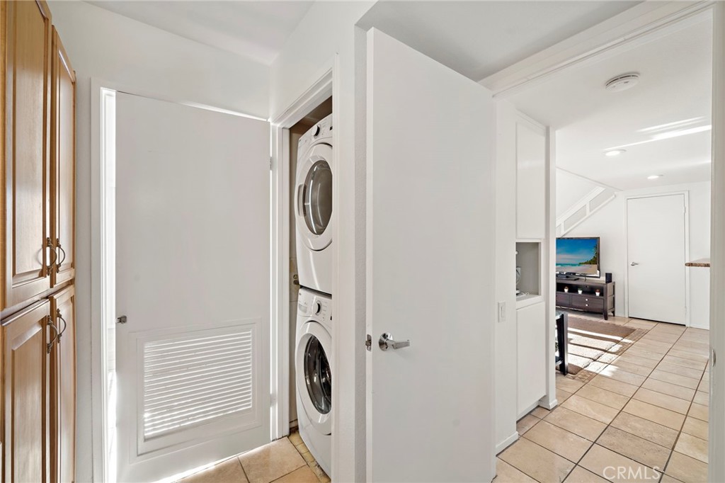 25761 Le Parc 82 Property Photo 24