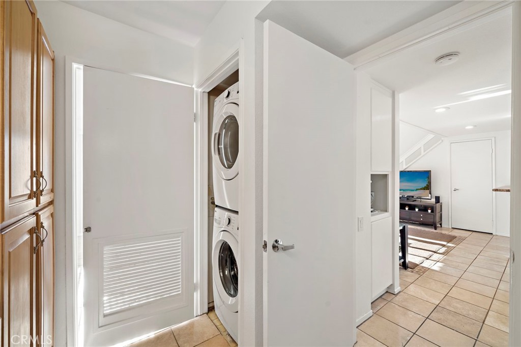 25761 Le Parc 82 Property Photo 25