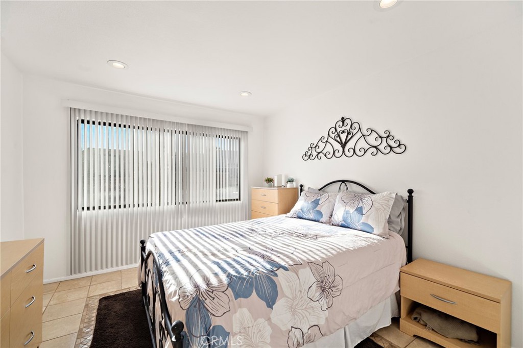 25761 Le Parc 82 Property Photo 25