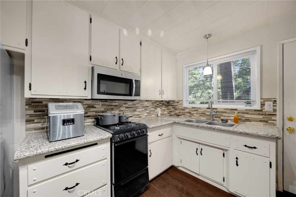 22934 Waters Property Photo 11