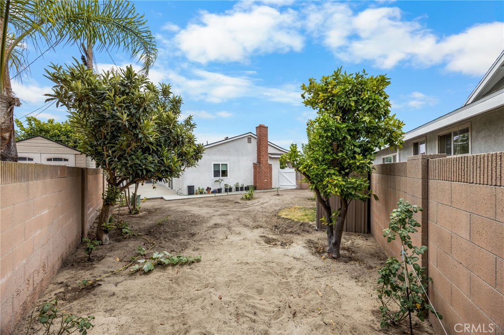 520 S Adria Property Photo 25