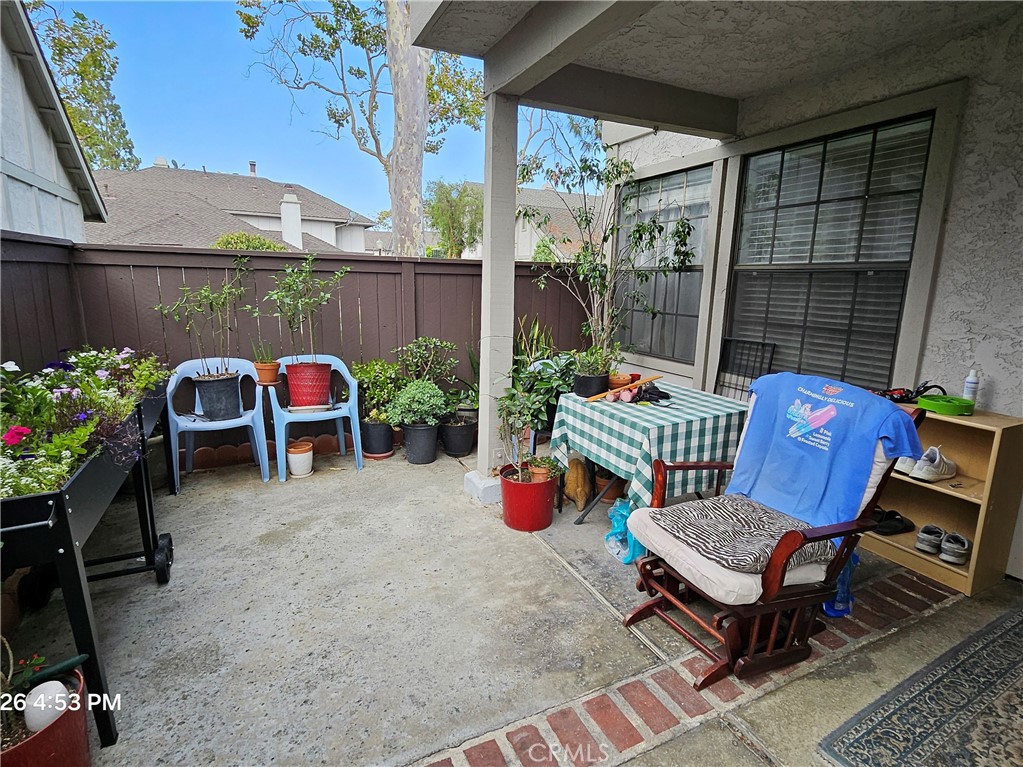 9060 Candlestick Lane Property Photo 3