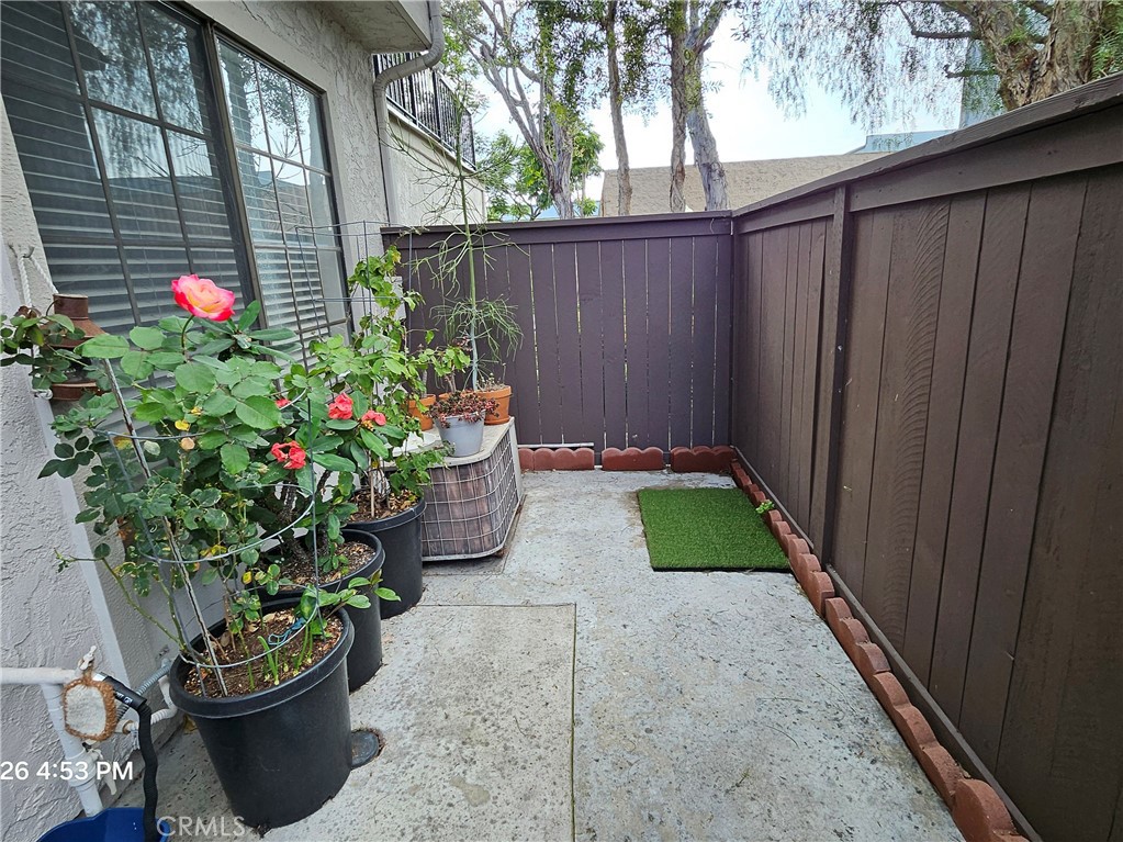 9060 Candlestick Lane Property Photo 4
