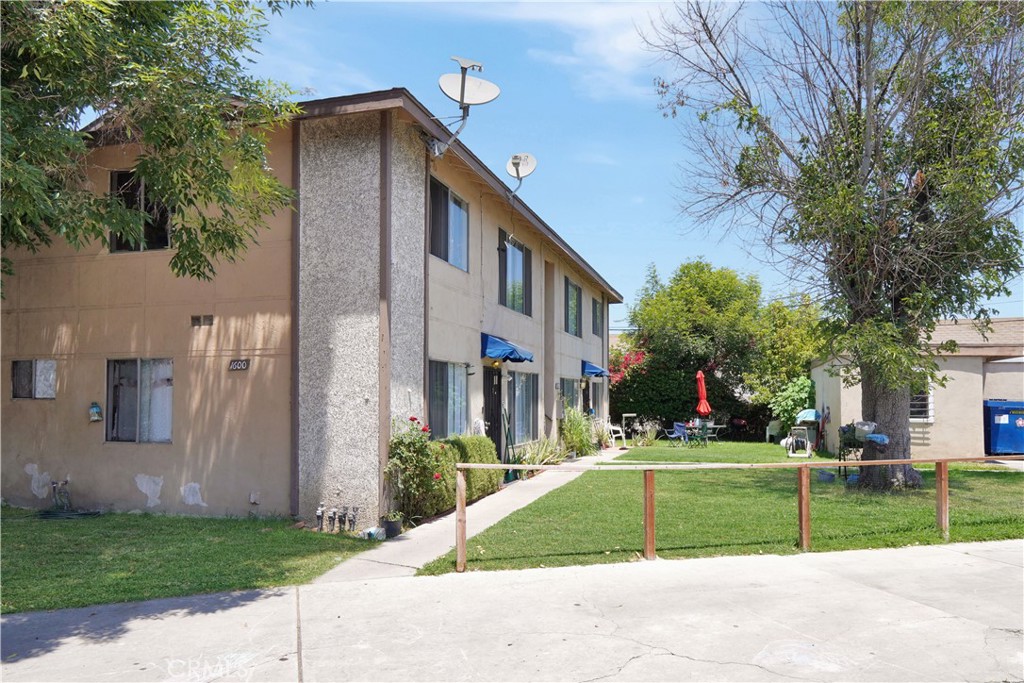 1600 Picadilly Property Photo 3