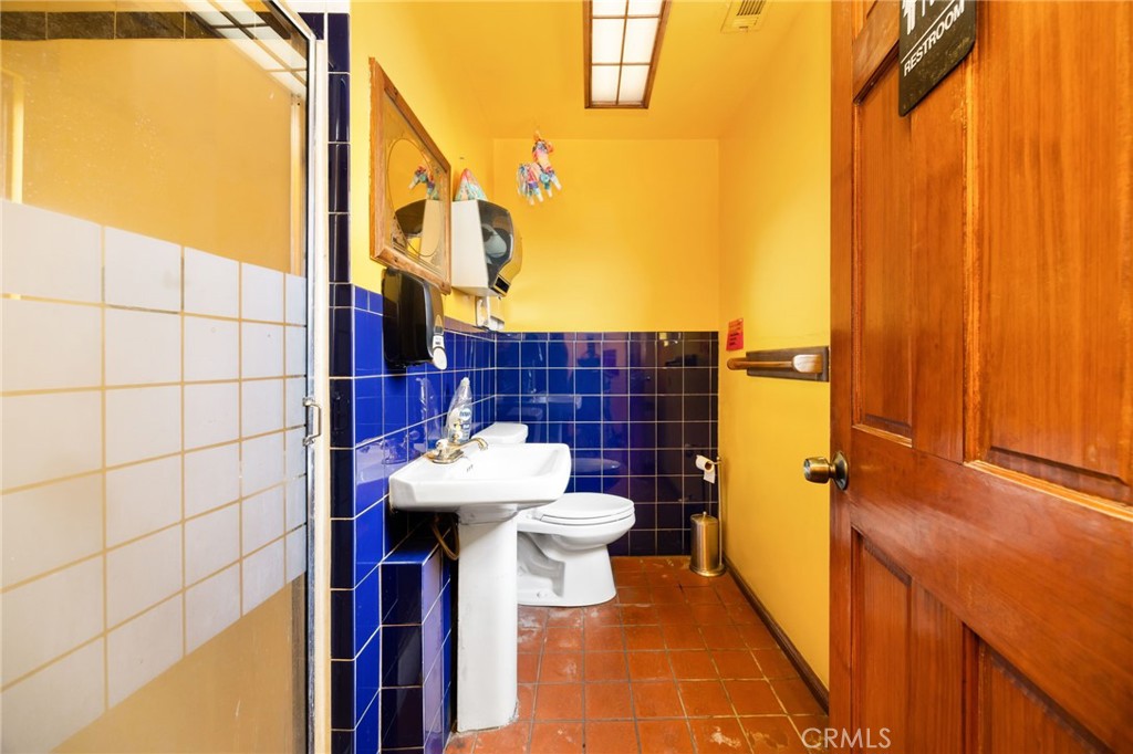 3514 Westminster Property Photo 17