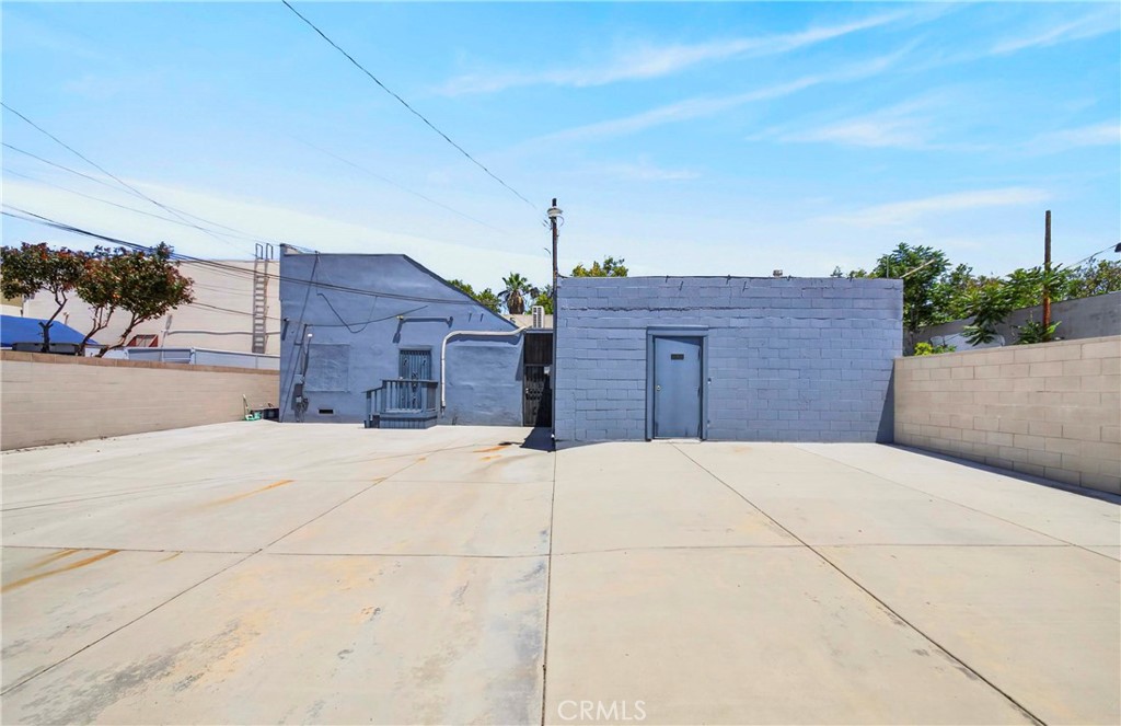 450 W Holt Avenue Property Photo 8