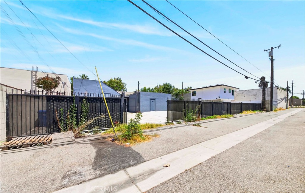 450 W Holt Avenue Property Photo 9