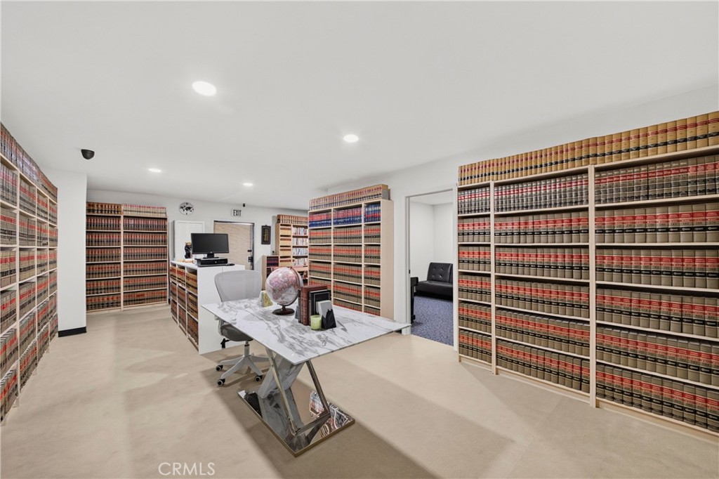 450 W Holt Avenue Property Photo 18
