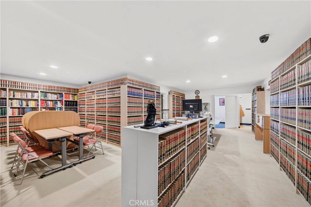 450 W Holt Avenue Property Photo 19