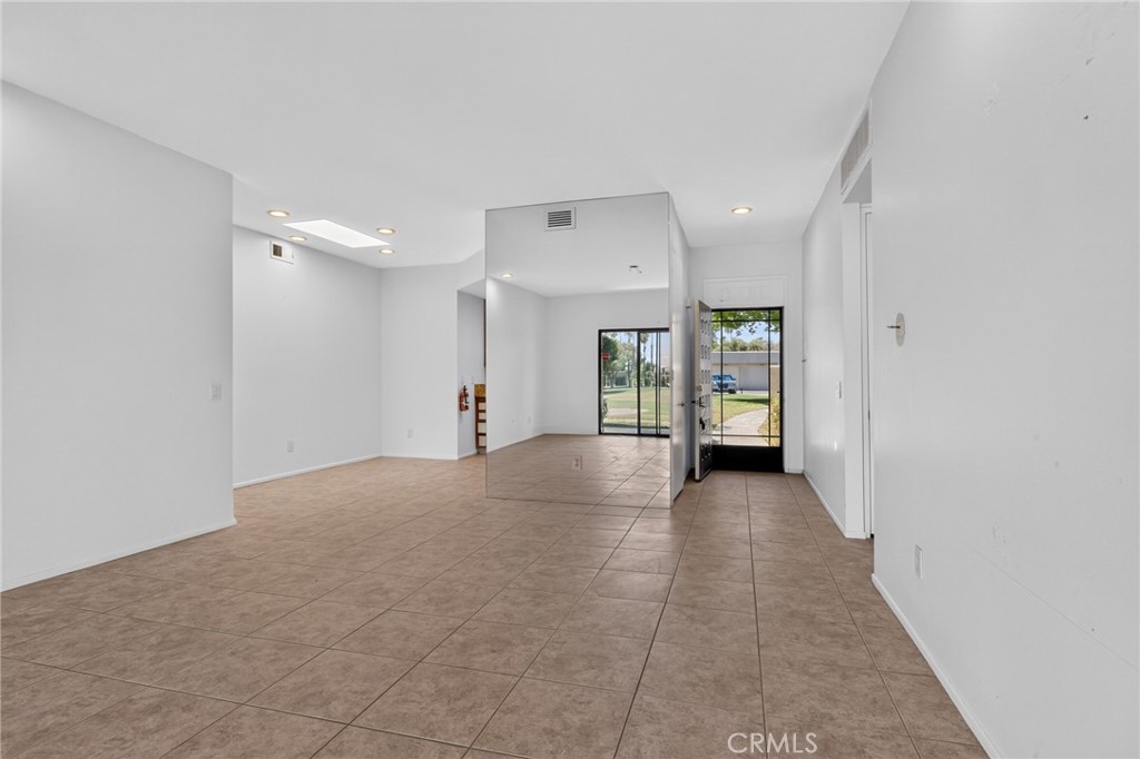 28862 Isleta Court Property Photo 5