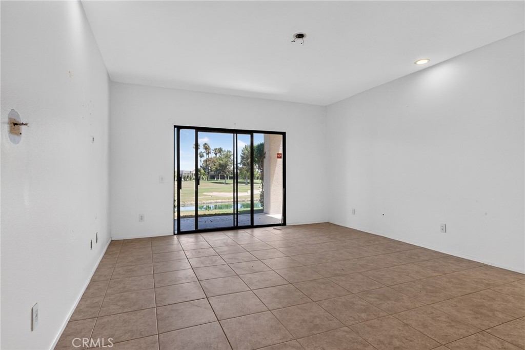 28862 Isleta Court Property Photo 8