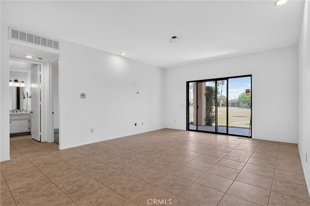 28862 Isleta Court Property Photo 9
