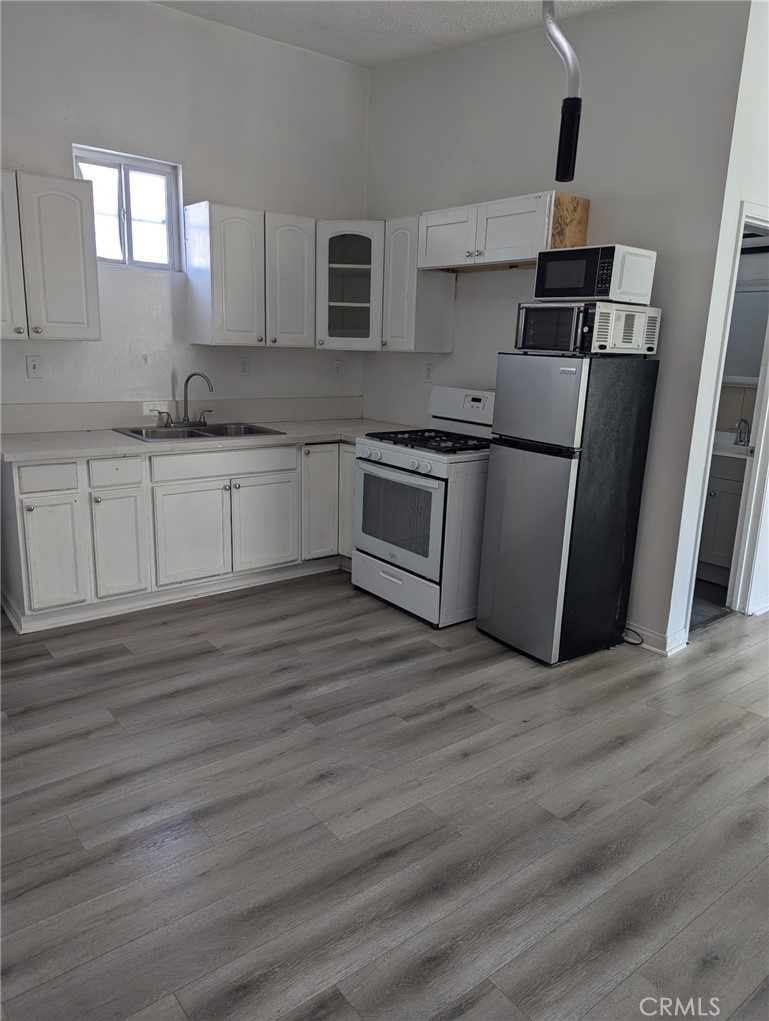 643 635 E Broadway Property Photo 3