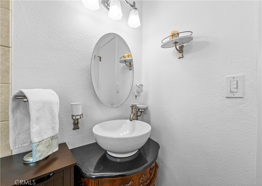 6101 Killarney Property Photo 23