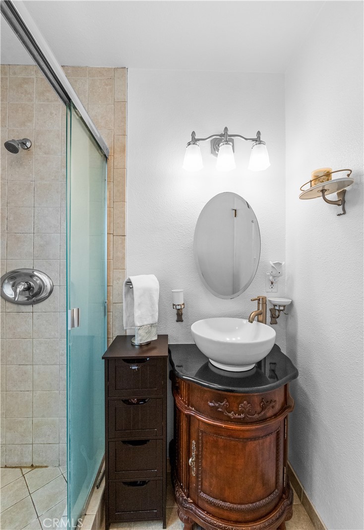 6101 Killarney Property Photo 25