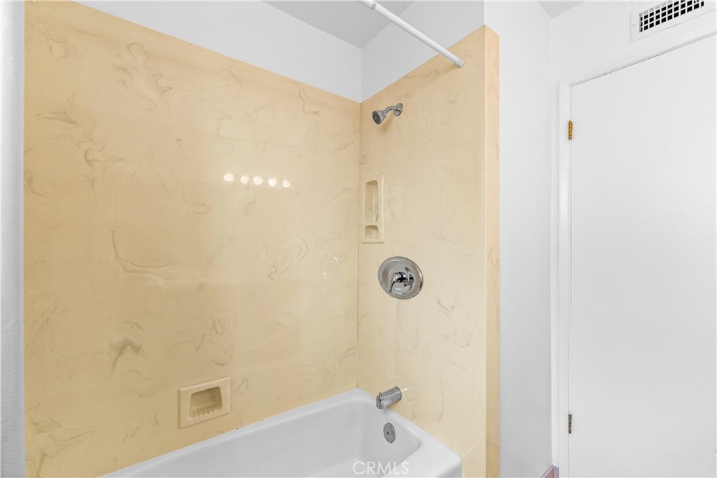 6101 Killarney Property Photo 36
