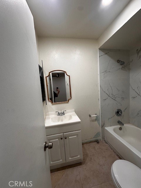 13772 Euclid Property Photo 4