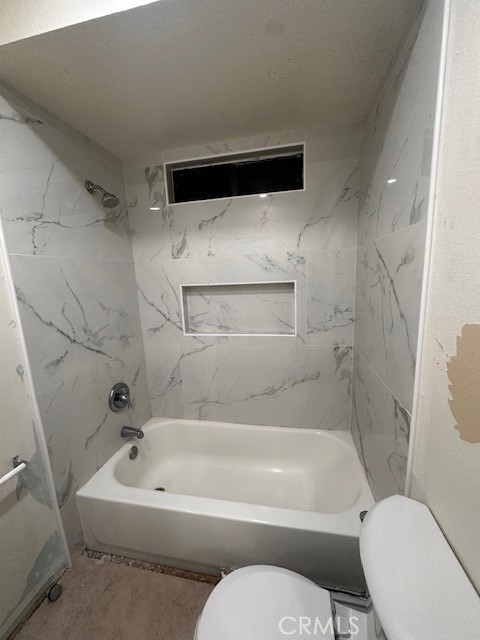 13772 Euclid Property Photo 6