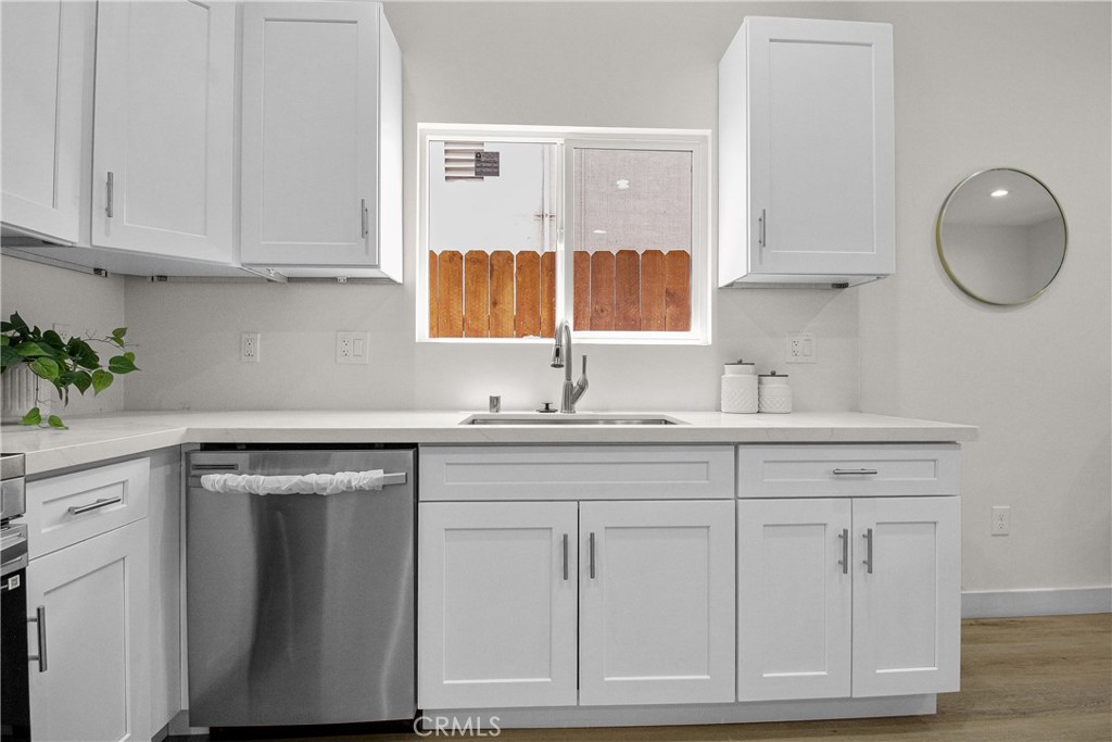 244 W N Street Property Photo 8