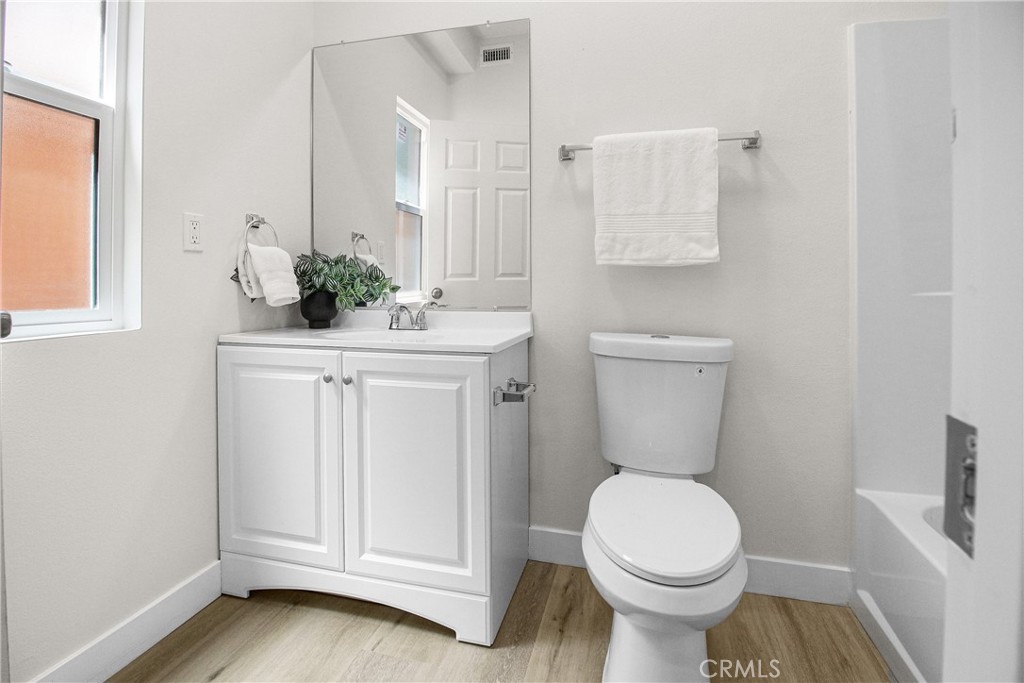 244 W N Street Property Photo 14