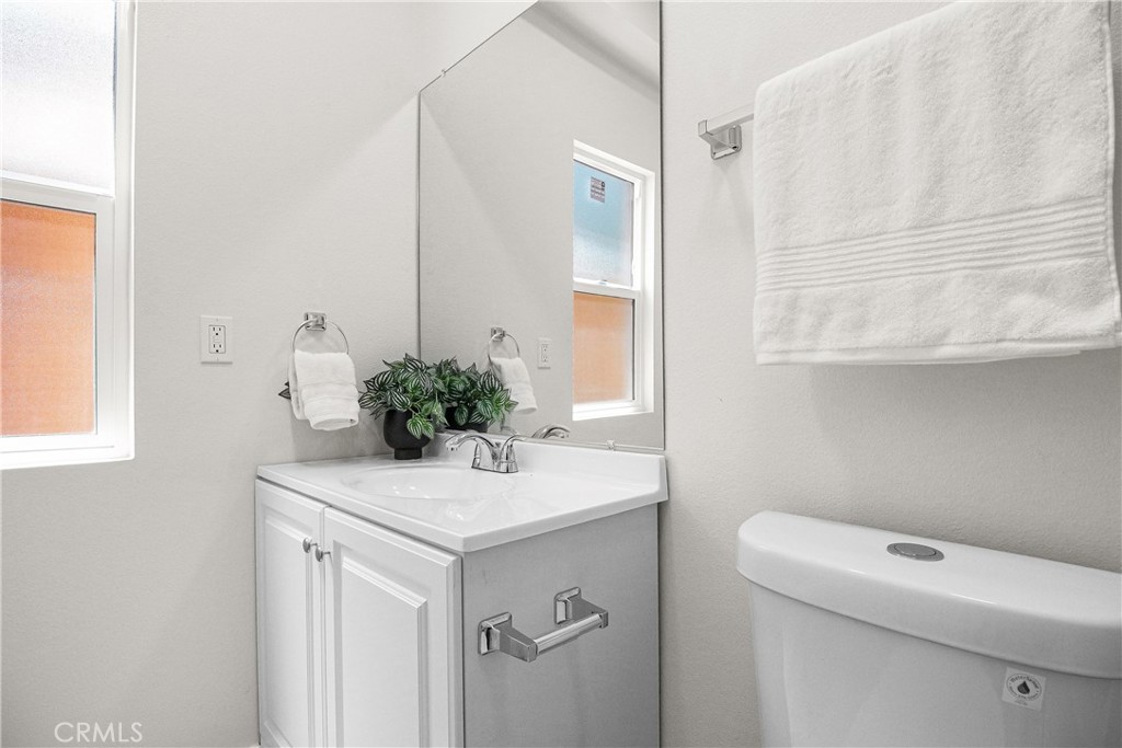244 W N Street Property Photo 17
