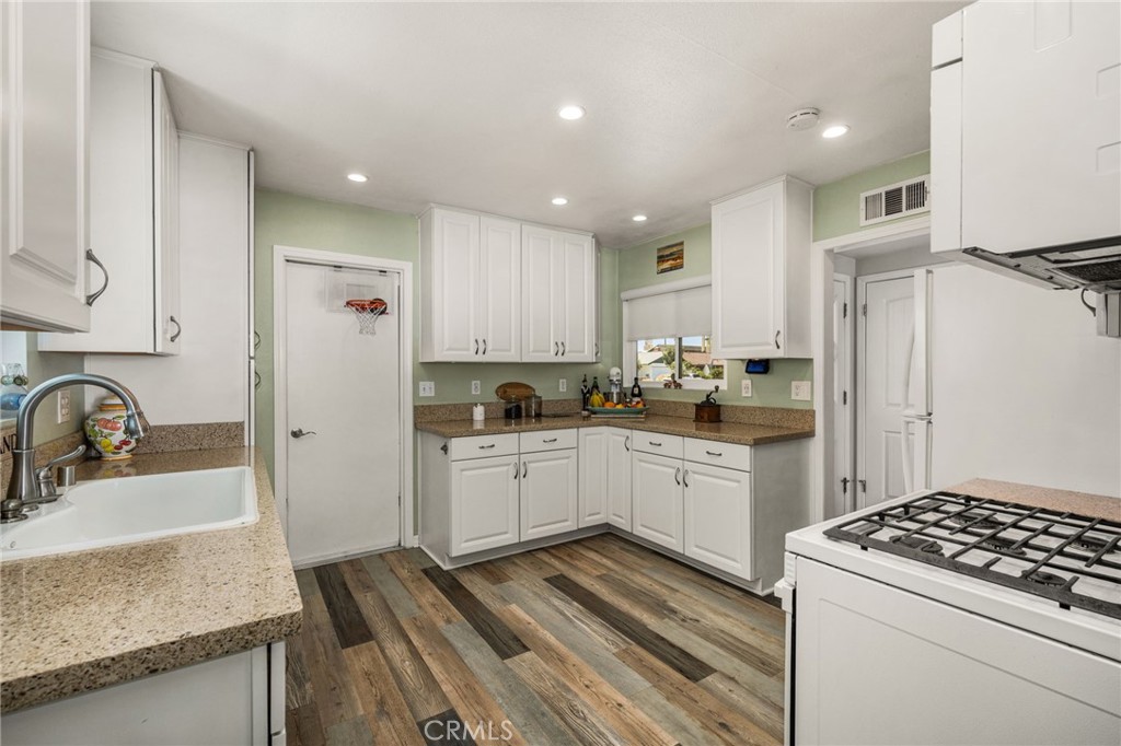15732 Swan Lane Property Photo 26
