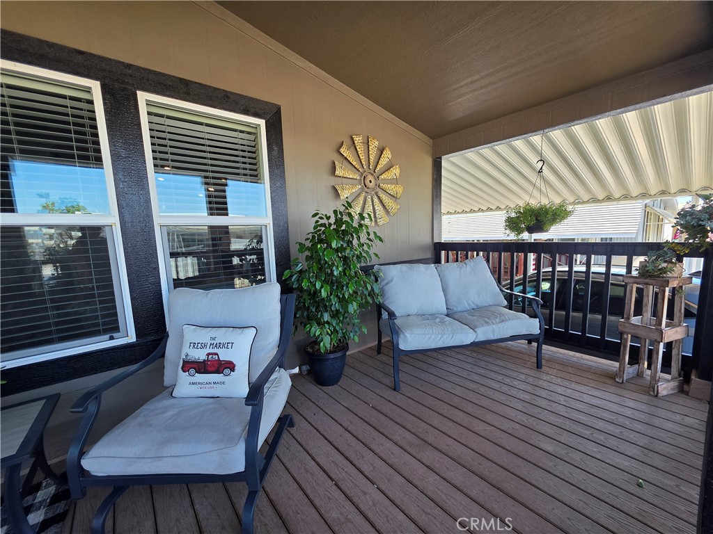 27150 Shadel 146 Property Photo 4