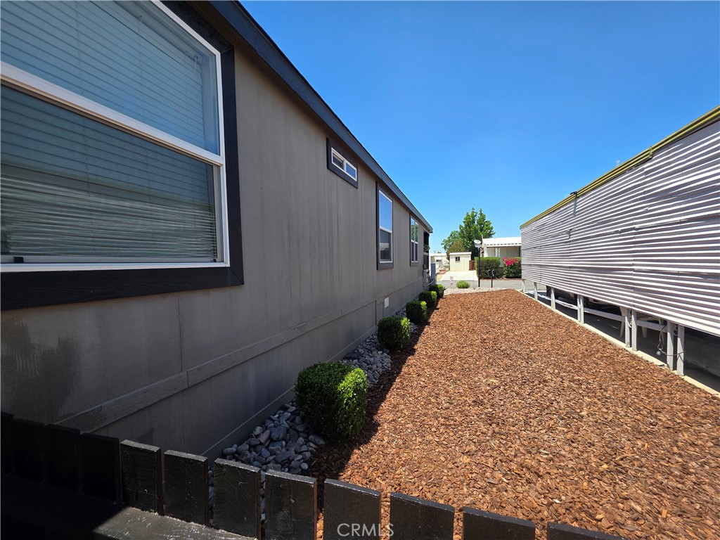27150 Shadel 146 Property Photo 9