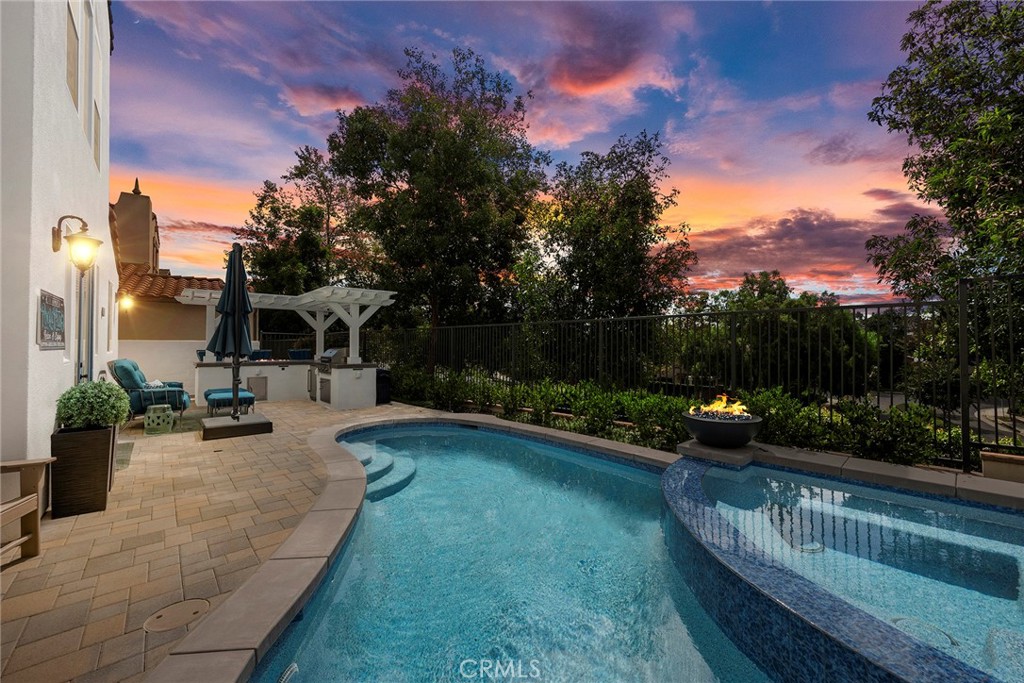 16 Kempton Lane Property Photo