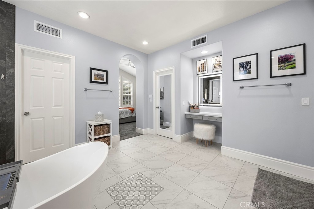16 Kempton Lane Property Photo 43