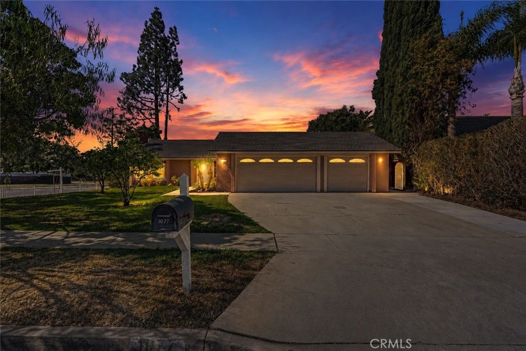 1077 Westpark Property Photo 1